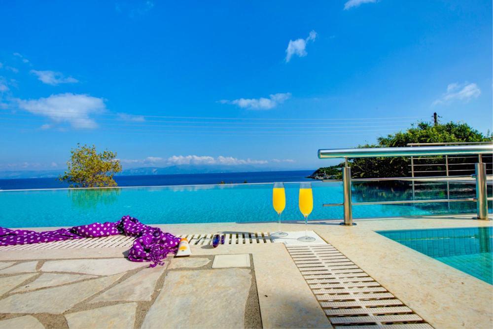 Villa Terra Del Nonno With Sea Views & Pool Gaios Zewnętrze zdjęcie