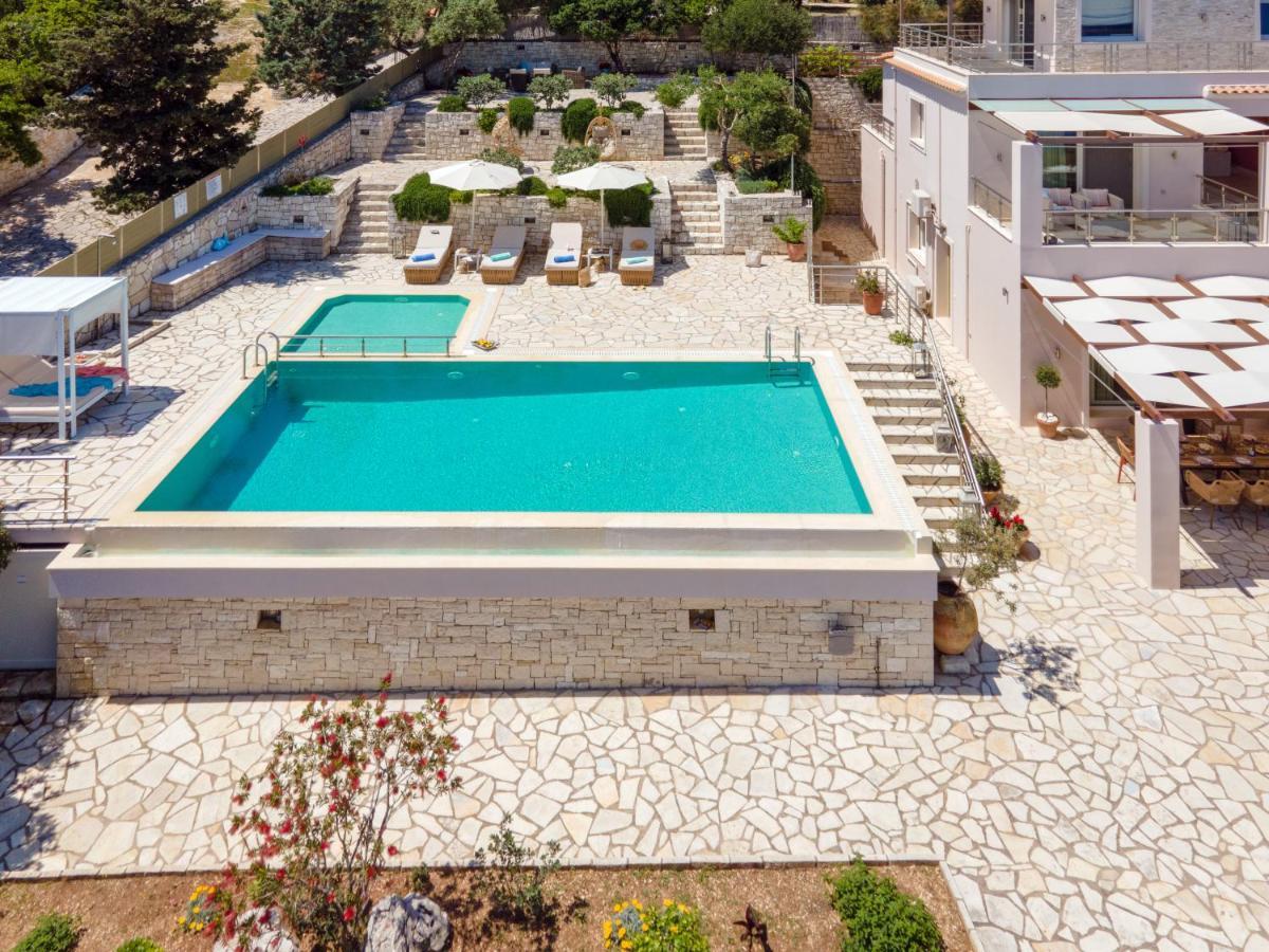 Villa Terra Del Nonno With Sea Views & Pool Gaios Zewnętrze zdjęcie