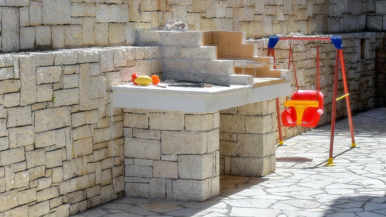 Villa Terra Del Nonno With Sea Views & Pool Gaios Zewnętrze zdjęcie